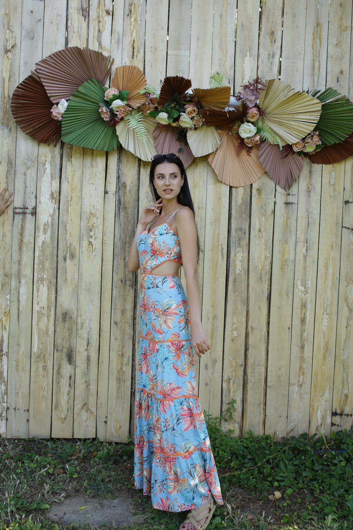 Açık Mavi Turuncu Yaprak Desenli Maxi Boy Elbise