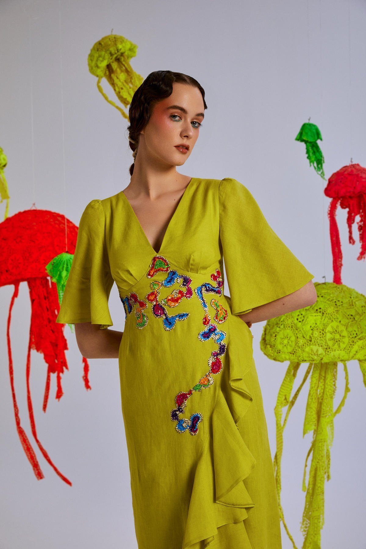 Glare, Yazlık, Bayan, Kiloş, Yarım Kollu, Keten, V Yakalı, Salyangoz Detaylı, Volanlı Elbise