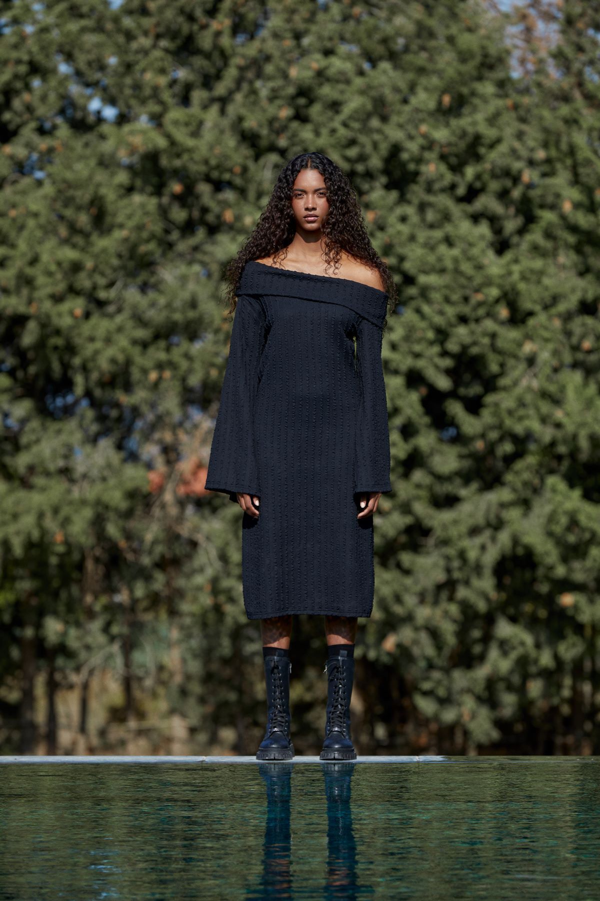 Siyah Düşük Omuz Elbise